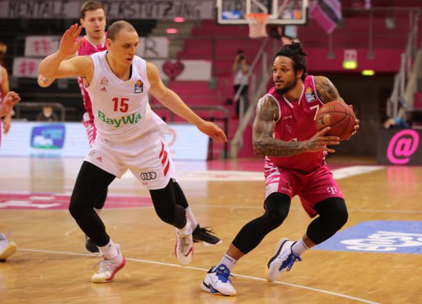 暴露出了防 暴露出了防