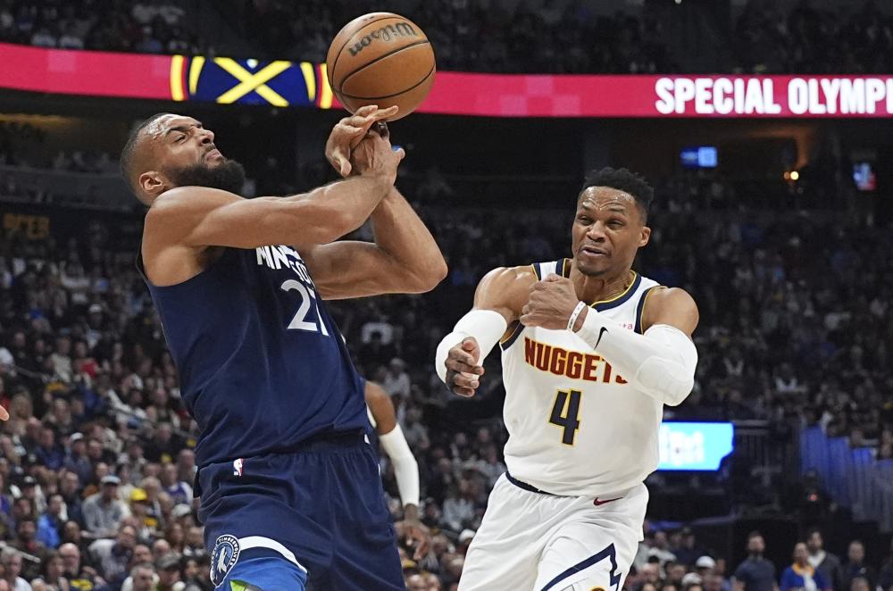 赢得首个英 赢得首个英