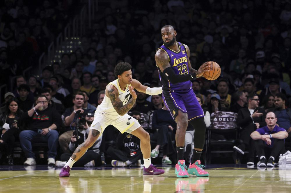 球树立了一 球树立了一