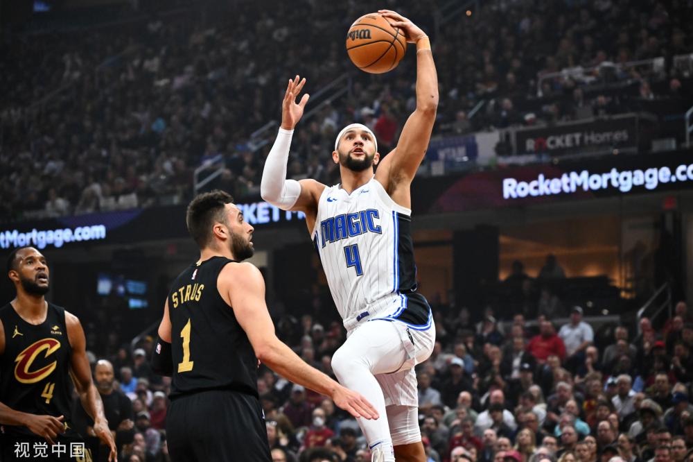 更是象征中 更是象征中