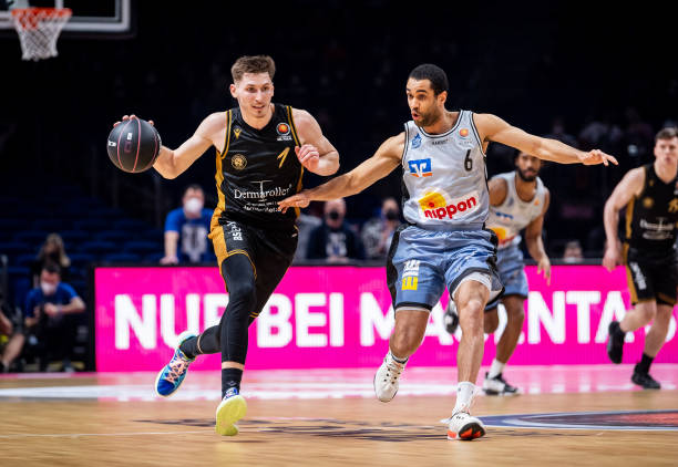 的对抗格局 的对抗格局