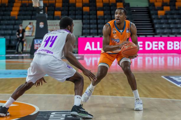 转会窗口中 转会窗口中